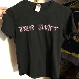 Vintage 1989 World Tour Taylor Swift T-Shirt